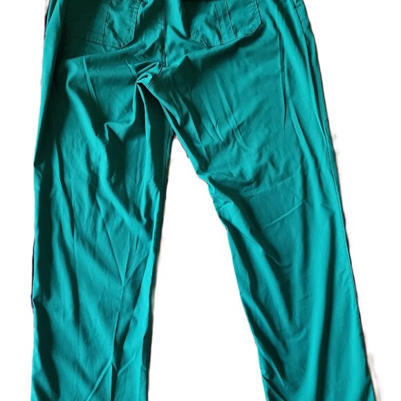 Scrub Set for Women - Curved V-Neck Scrub Top & Tapered Drawstring - Picture 5 of 5